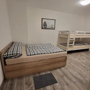 Schone Im Stadtzentrum. Apartment